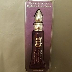 Urban Decay Eyeshadow Primer Potion